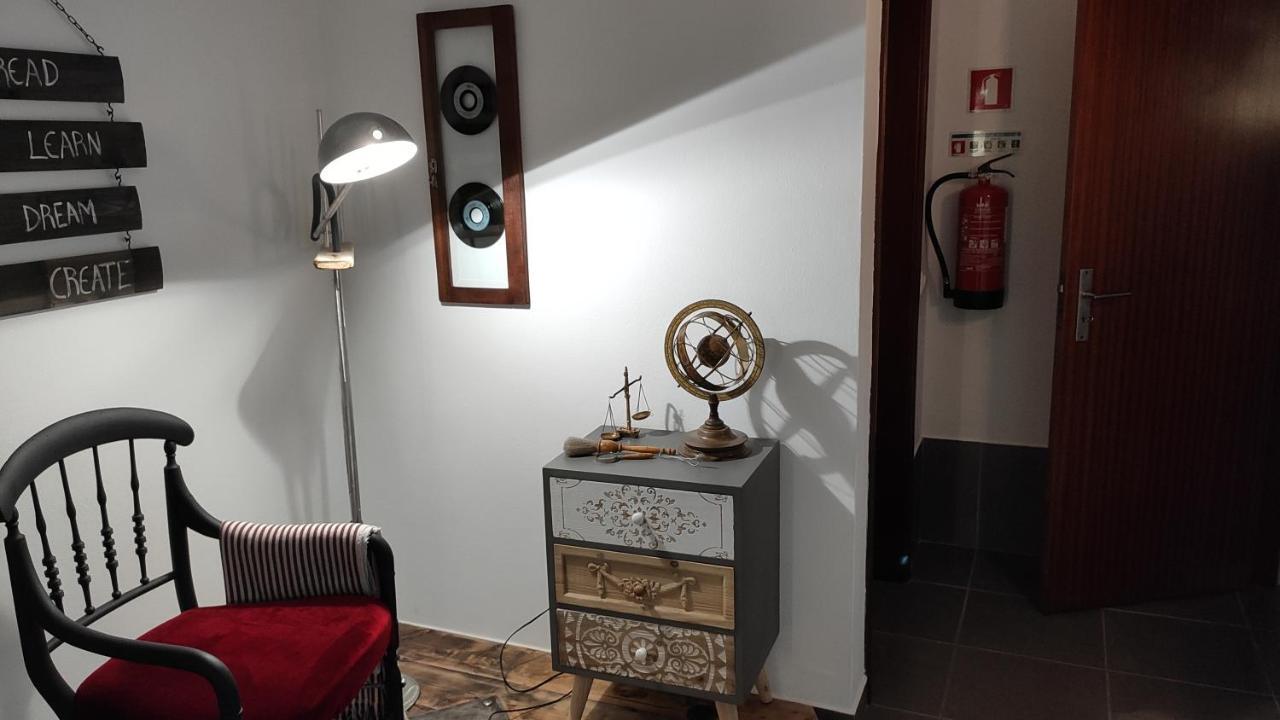 Casa 40Th-Music Wood House Hotel Óbidos Buitenkant foto